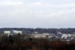 Vue de l'hôpital Mignot 
depuis le château de Versailles © EPV/ Christian Milet