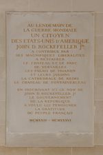 Inscription dédiée à John D.Rockefeller © EPV - Christian-Milet