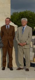  Jean-Jacques Aillagon et Etienne Pinte lors de l'inauguration de la statue équestre © EPV/ Jean-Marc Manaï
